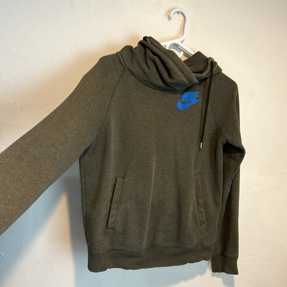 Nike Hoodie - Picture 2 of 9